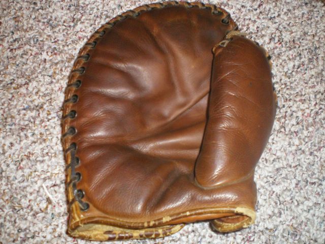 Johnny Mize Bacharach Rasin Co. Basemitt Front